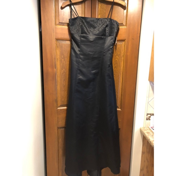 black dress for debut